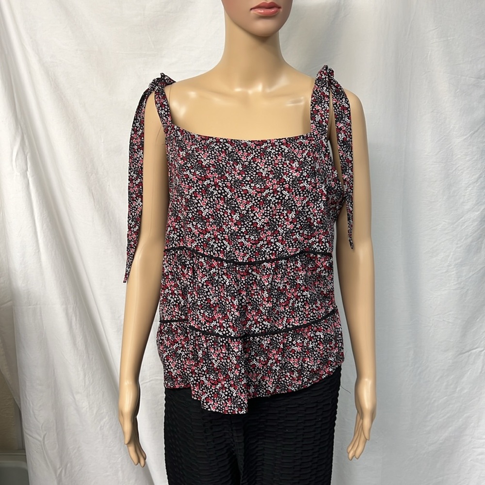 Women’s XL tank top by Studio B